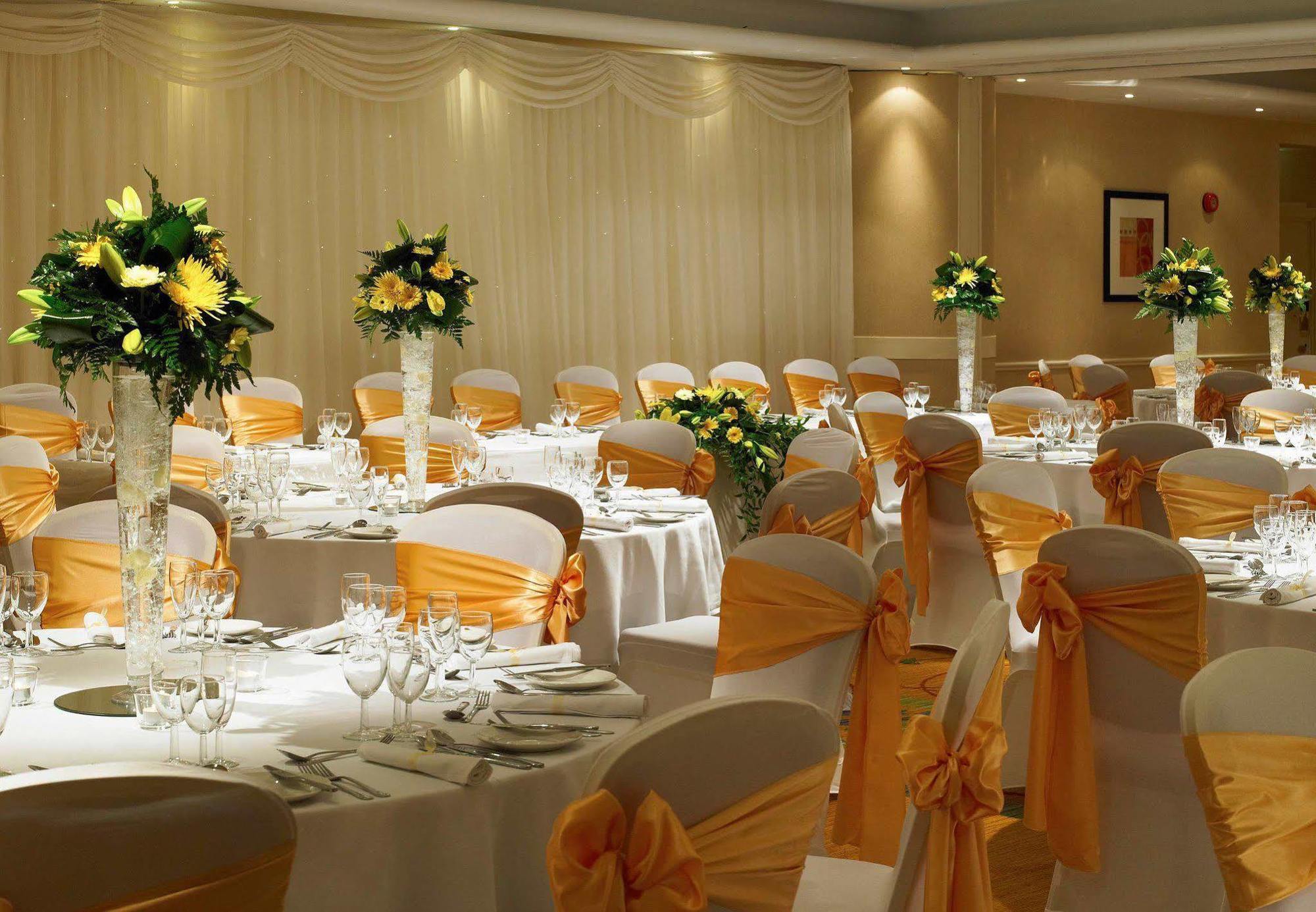Forest Of Arden Hotel And Country Club Мериден Ресторан фото